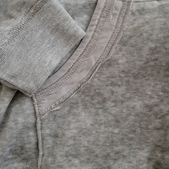 Vintage Juicy Couture track jacket with puffed shoulders. Silver lining . Large - Picture 3 of 9